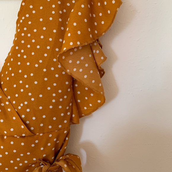 SIZE SMALL MUSTARD AND POLKA DOT SHEIN BLOUSE - Picture 3 of 4